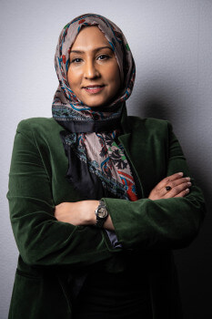 Sajeeda Merali picture