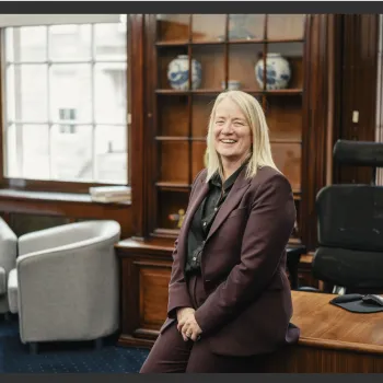 Dr Linda Irvine
